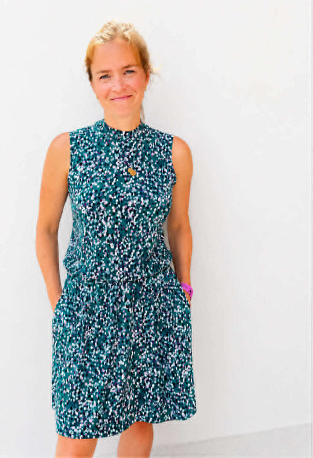 Lauria - Robe sans manche avec col haut et élastique à la taille