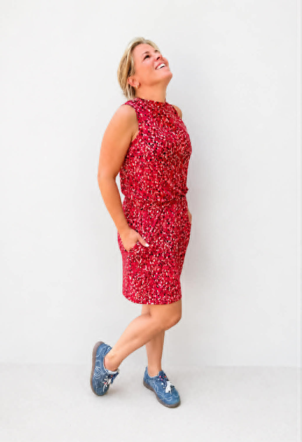Lauria - Robe sans manche avec col haut et élastique à la taille