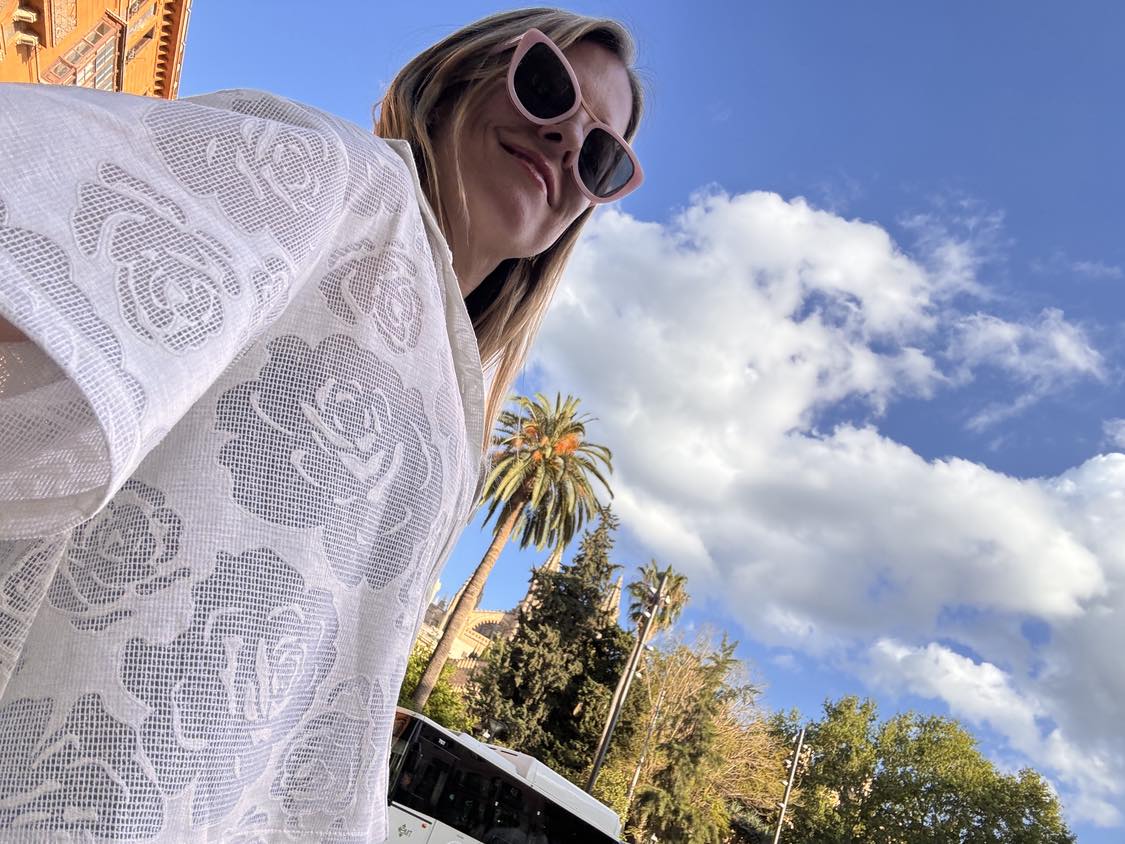 Roselyne - Blouse fleurie translucide