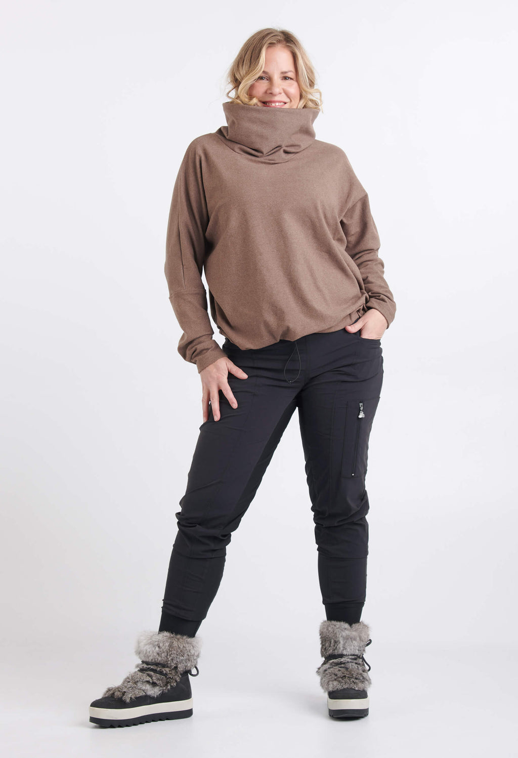 Renée - High-waisted elasticated trousers - Black 