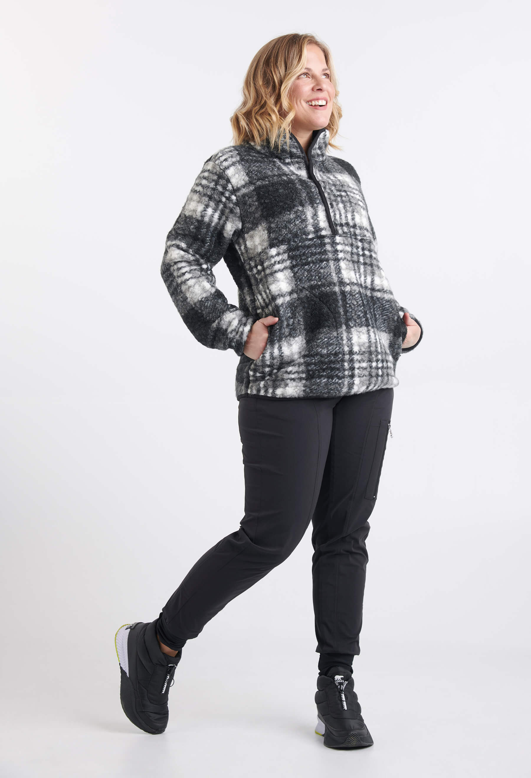 Renée - High-waisted elasticated trousers - Black 