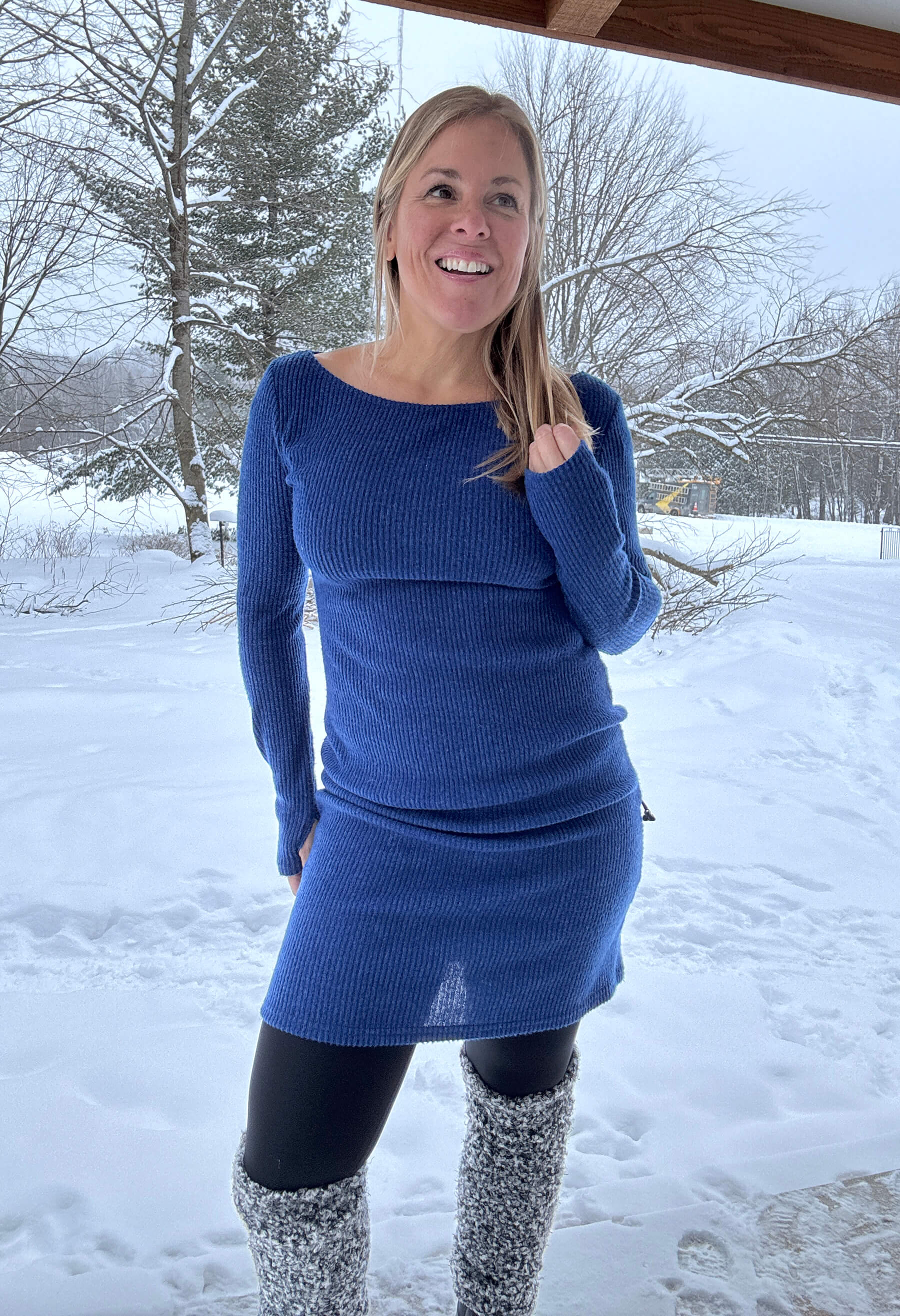 Anne - Robe droite à manches longues et à encolure bateau