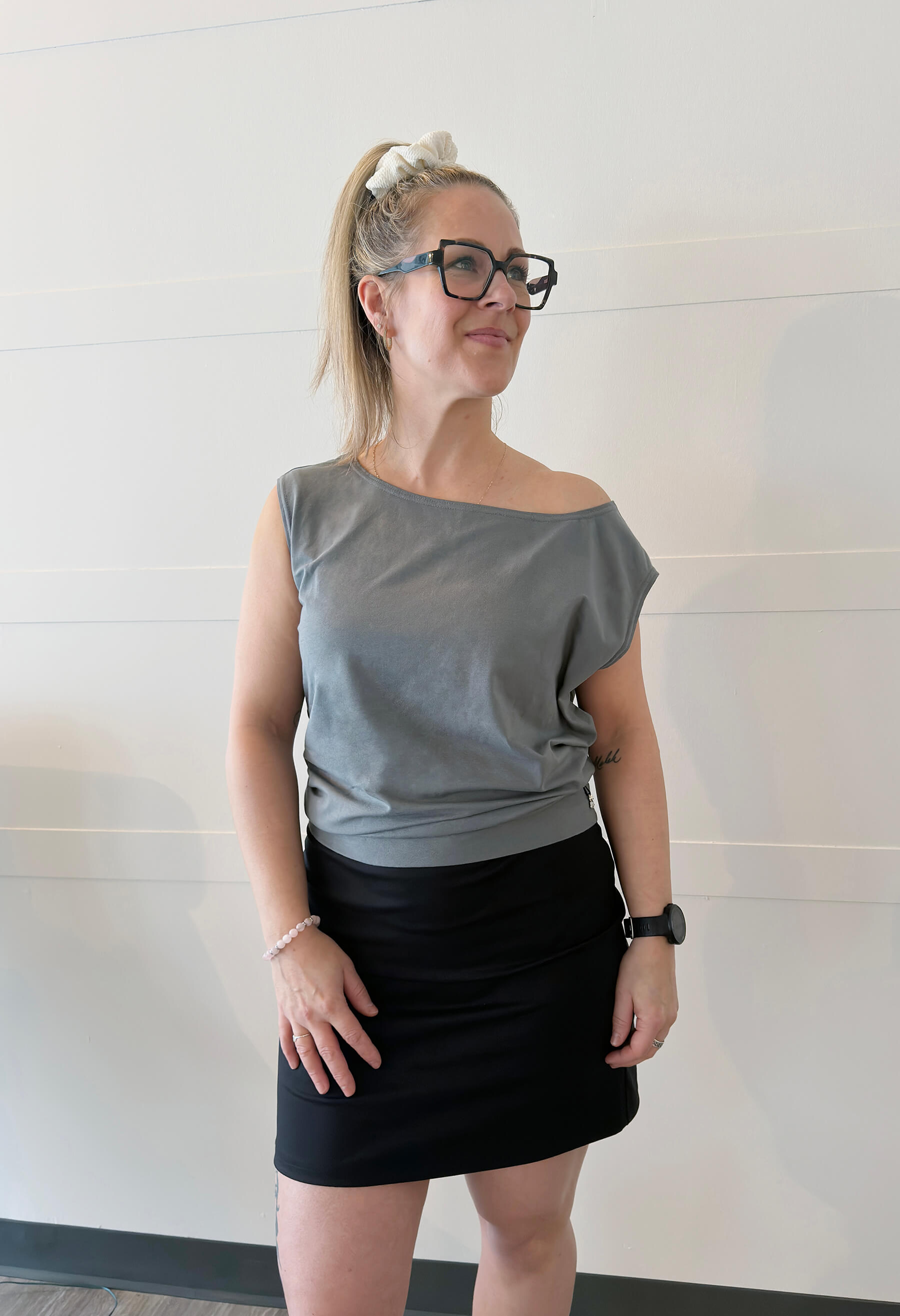 Fred - Sweater with very short sleeves and a round neckline