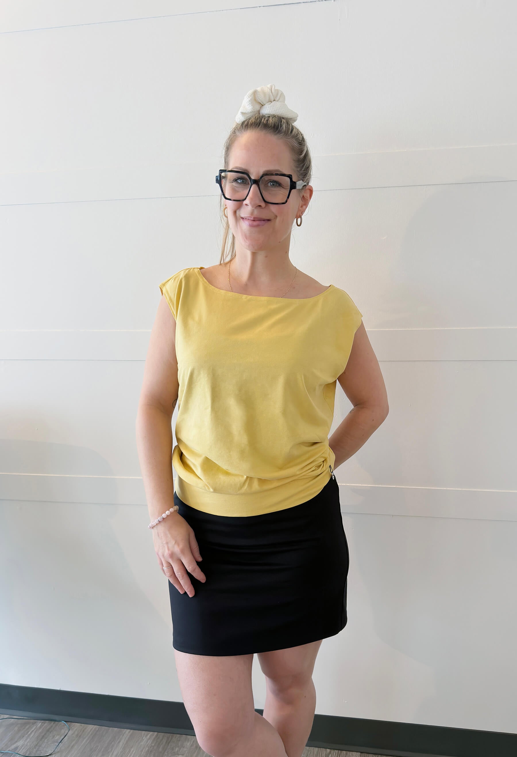 Fred - Sweater with very short sleeves and a round neckline