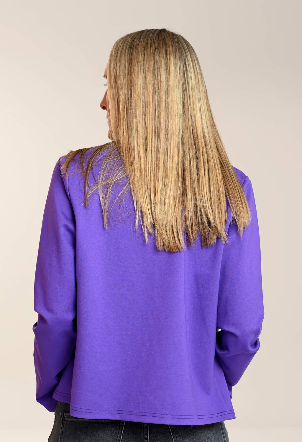 Julia - Short, structured jacket in Ponte de Roma fabric with side pockets 