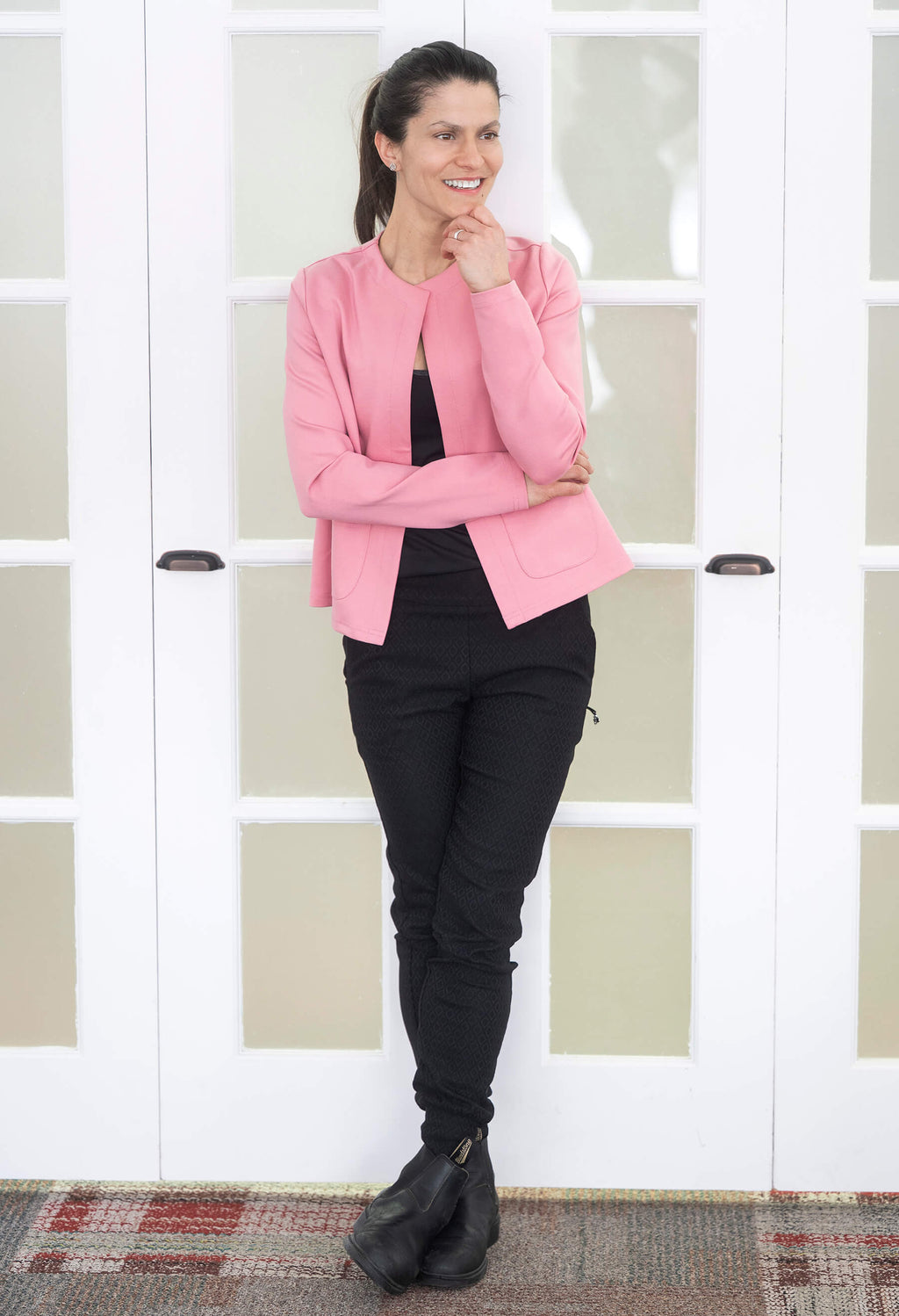 Julia - Short, structured jacket in Ponte de Roma fabric with side pockets 