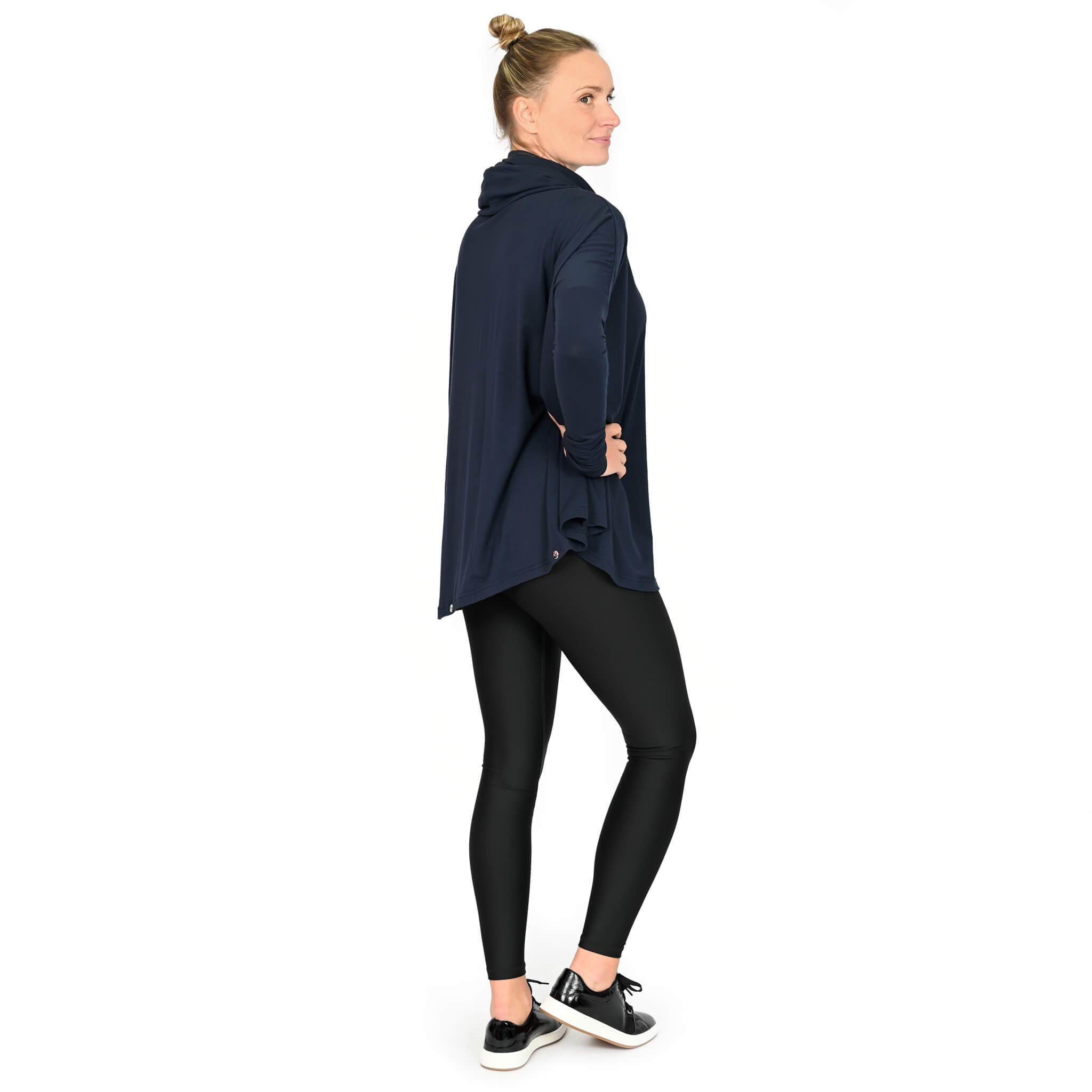Convertible bamboo hooded cape - Black and Navy