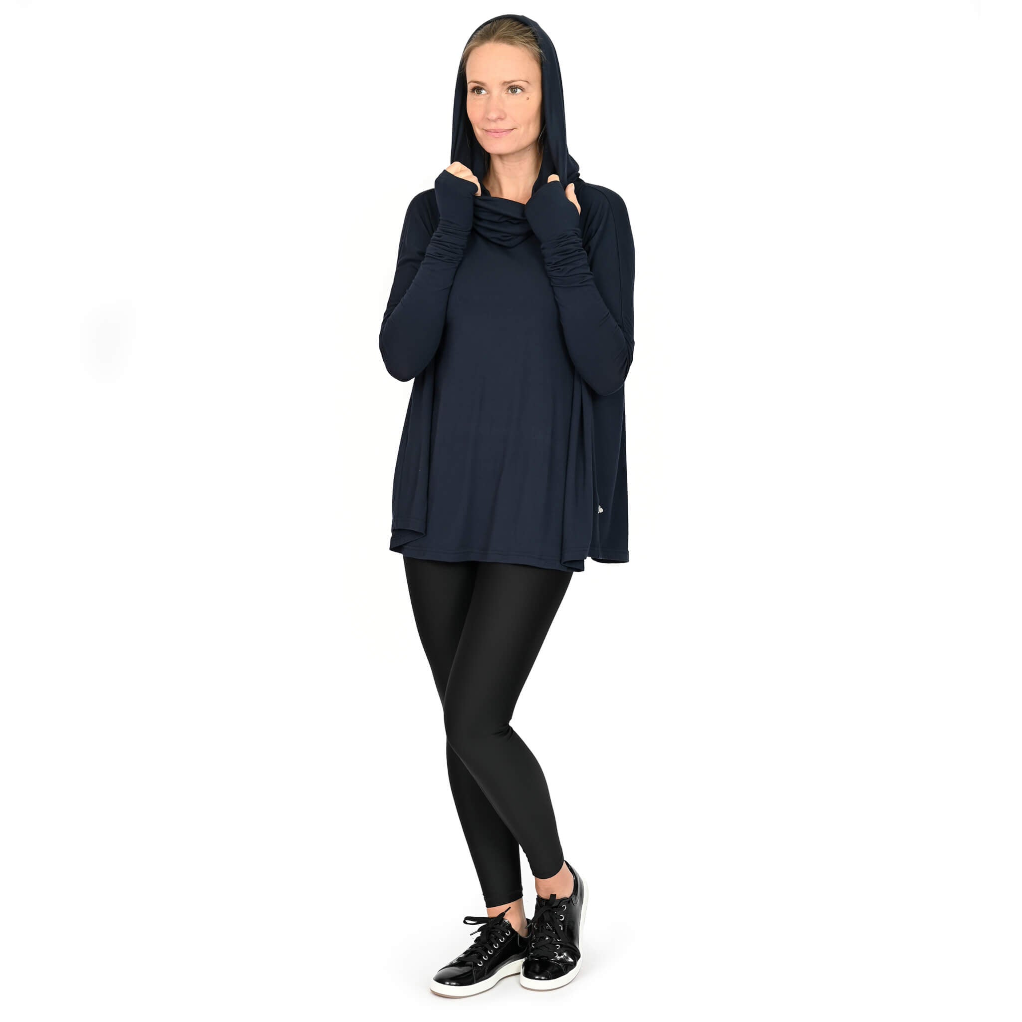 Convertible bamboo hooded cape - Black and Navy