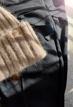 Pantalon Anouk doublé pour l'extérieur noir, fait au Québec par KSL avec la tuque Alaska beige.