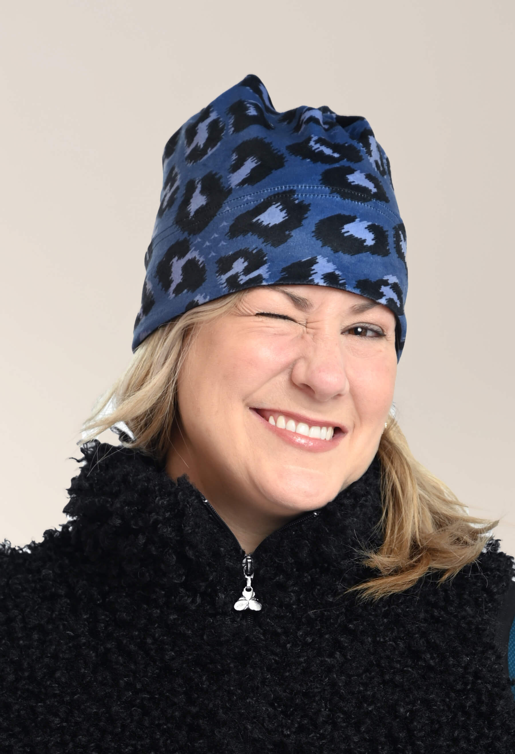Louise - Tuque trois saisons au motif félin